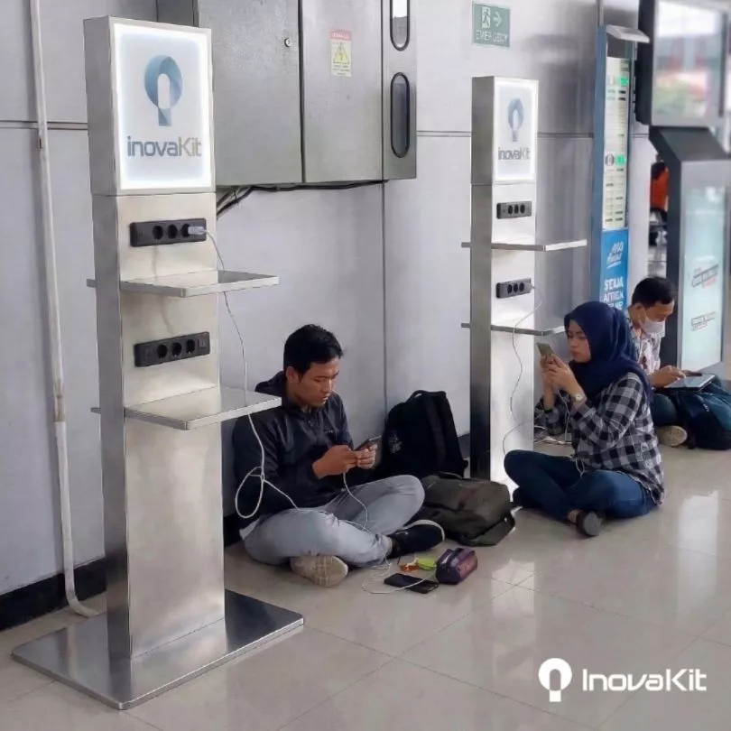 Box Charger Station di Gedung Pelayanan Publik